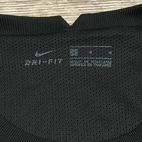 Nike F.C. Soccer Jersey Men’s Large - Picture 8 of 8